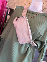 Load image into Gallery viewer, Cross Body Belt Bag
